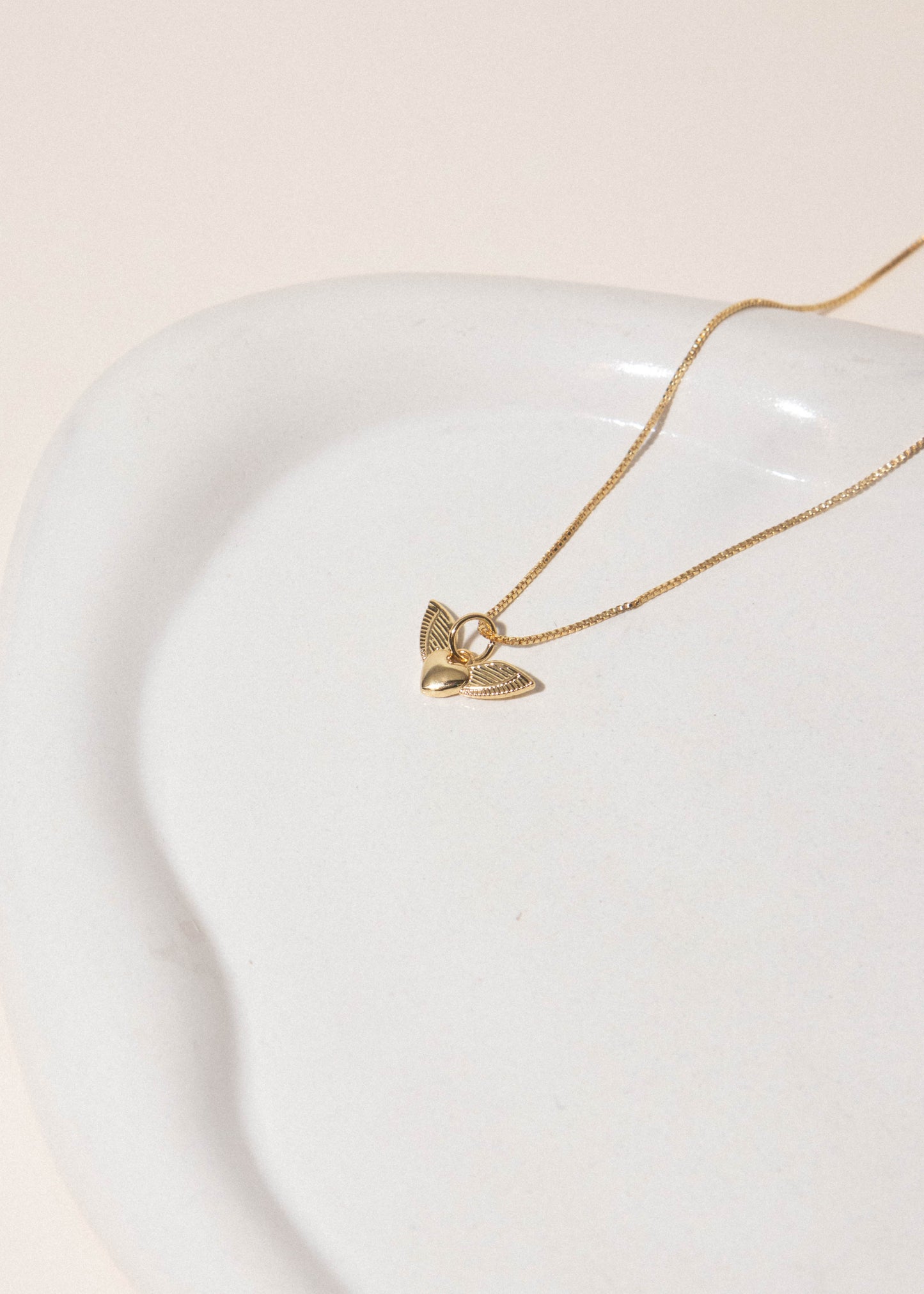 Collar Fly Heart