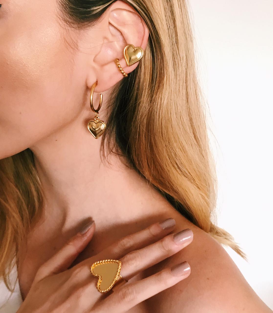 Earcuff corazón dorado